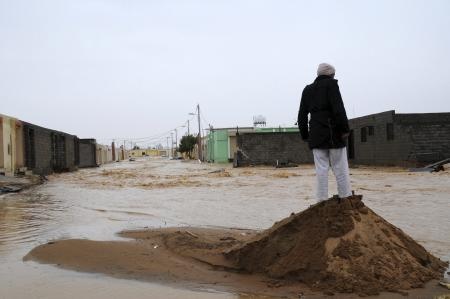 قصة مصورة: أمطار تبوك تغرق  الأحياء السكنية