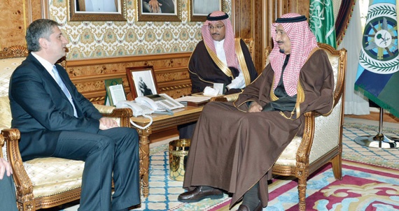 ولي العهد يلتقي رئيس مجلس الأمة الكويتي