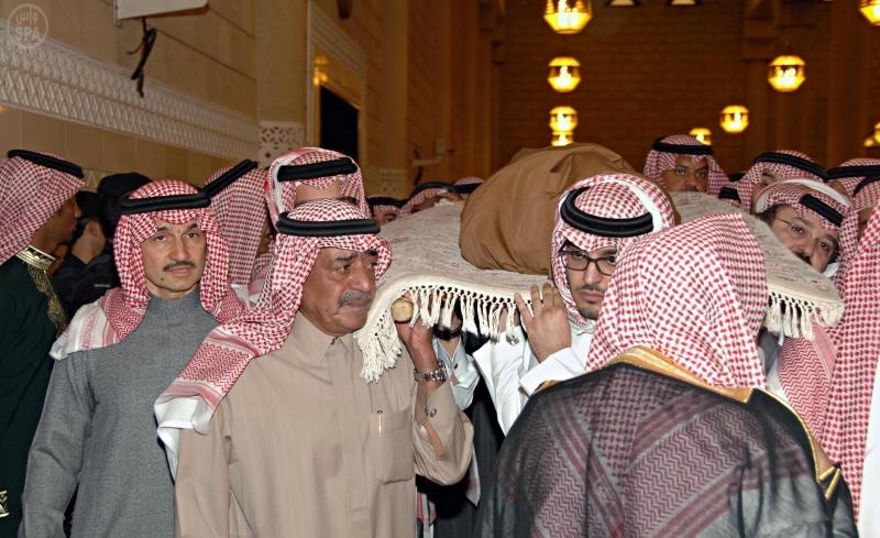 "العدل" تحتضن جثمان أمير الرياض