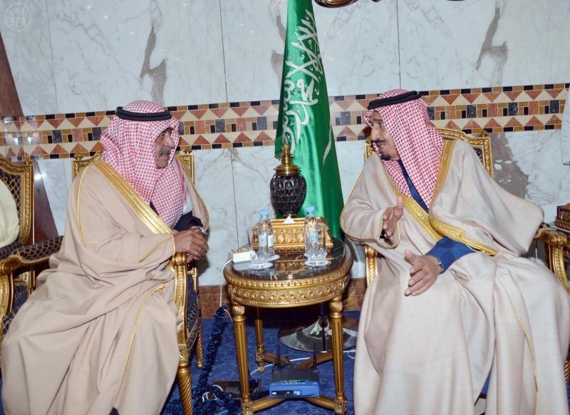 ولي العهد يستقبل المعزين في وفاة الأمير سطام بن عبدالعزيز