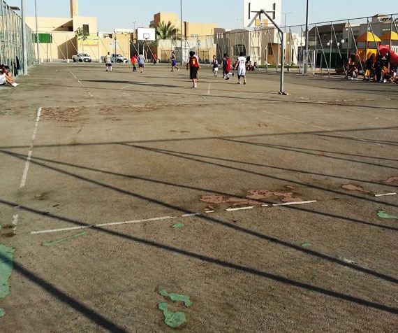 قصة مصورة : الساحات البلدية بين الجمال والإهمال