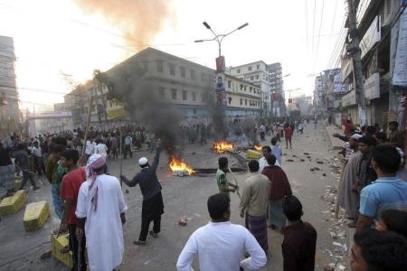قصة مصورة: بنجلادش تنشر قوات من الجيش بعد وقوع المزيد من أعمال العنف