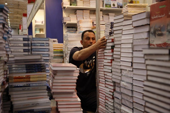 قصة مصورة : لا تسعير للكتب في معرض الكتاب