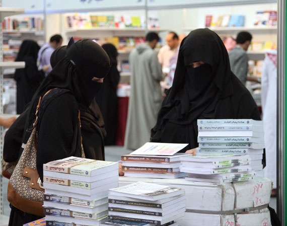 قصة مصورة : لا تسعير للكتب في معرض الكتاب
