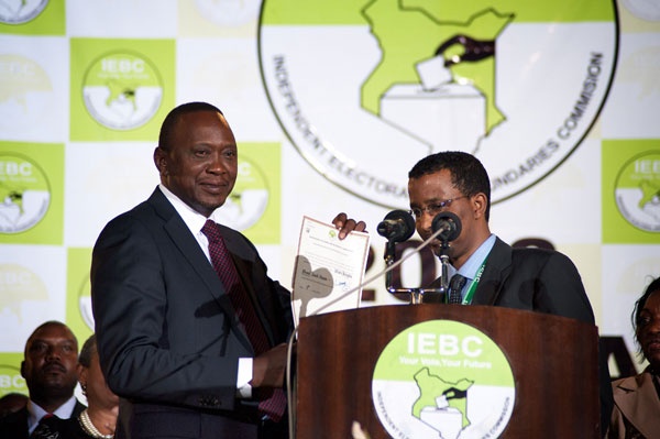 إعلان فوز كينياتا رسميا في الانتخابات الكينية وأودينجا يرفض التسليم بهزيمته