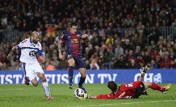 برشلونة يستعيد انتصاراته في الدوري الأسباني وميسي يواصل هز الشباك