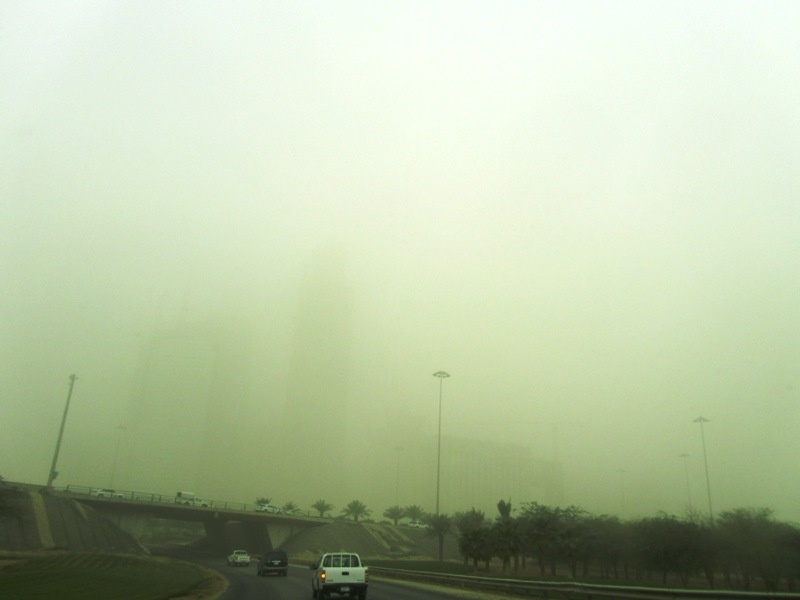 قصة مصورة: الغبار يجتاح الرياض