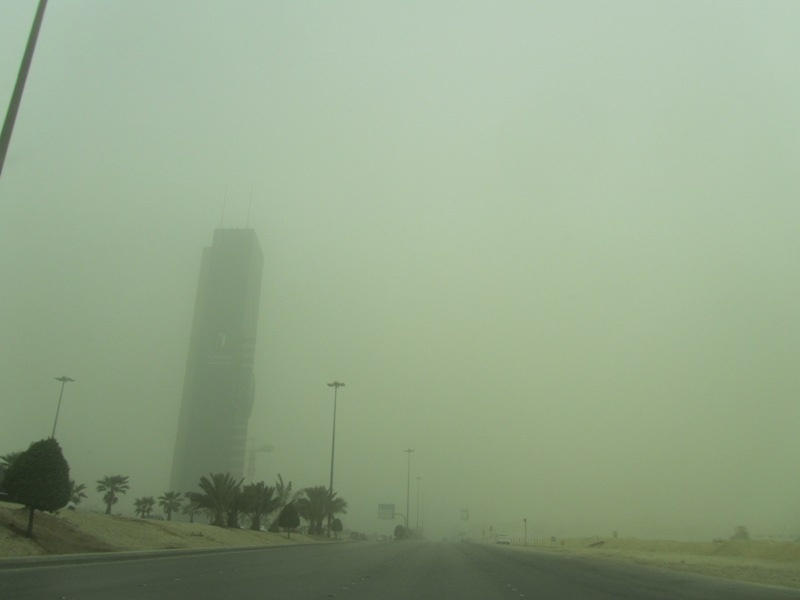 قصة مصورة: الغبار يجتاح الرياض