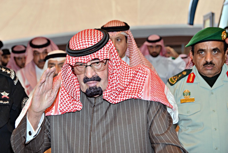 خادم الحرمين يغادر الرياض ويصل إلى روضة خريم