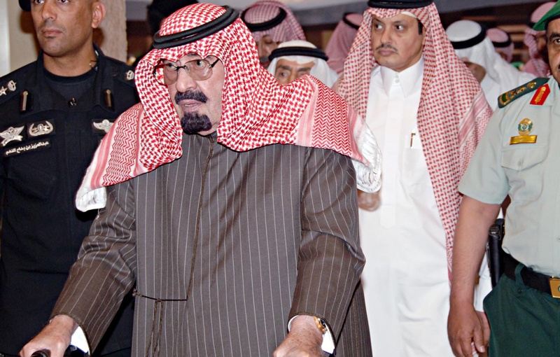 خادم الحرمين يغادر الرياض ويصل إلى روضة خريم