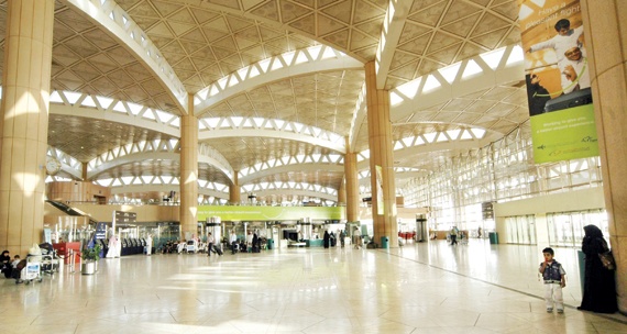 فتح السوق الحرة في مطار الملك خالد في يوليو.. وتشغيل «الخليج» و«القطرية» نهاية العام