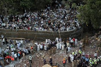 ارتفاع حصيلة ضحايا حادث انهيار مبنى قرب مدينة مومباي الهندية إلى 62 قتيل