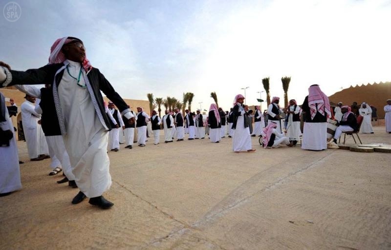 60 حرفيًا يسيطرون على مشهد السوق الشعبي بجناج المنطقة الشرقية