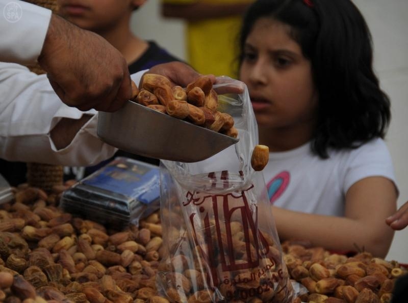 جناح المدينة المنورة يجمع إنتاج 37 ألف طن من التمور في الجنادرية