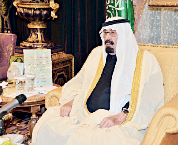 الملك: وحدة السعوديين وتكاتفهم تدحر كيد الكائدين وتردهم خائبين
