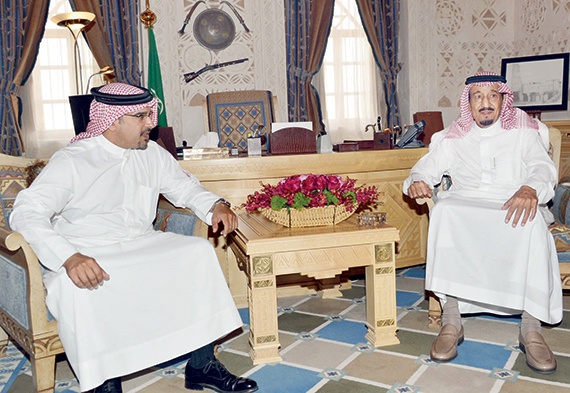 الأمير سلمان يستعرض العلاقات الثنائية مع ولي عهد البحرين