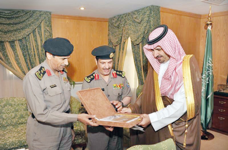 أمير الجوف يستقبل العقيد محمد العياضي قائد قوة أمن الطرق بالمنطقة