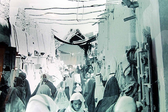 قصة مصورة : المصمك يروي تاريخ السعودية العريق