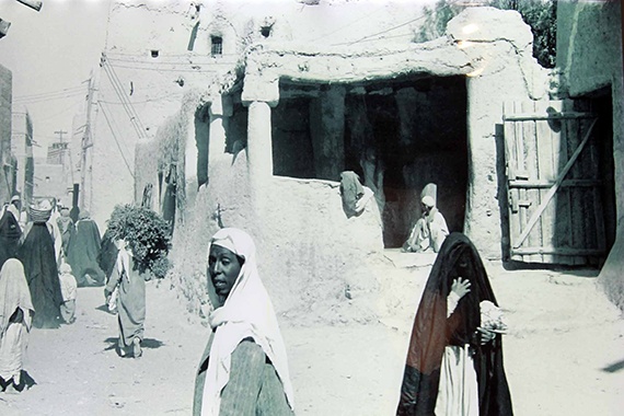 قصة مصورة : المصمك يروي تاريخ السعودية العريق