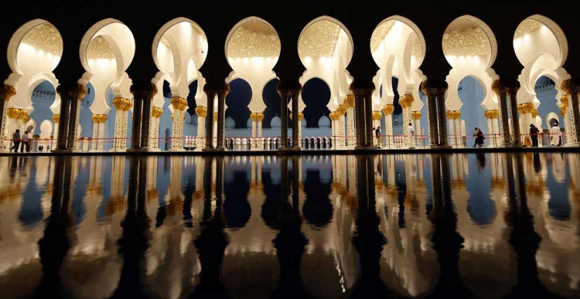 قصة مصورة : مسجد الشيخ زايد صرح معماري في أبوظبي