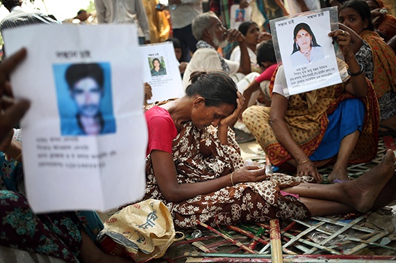 قصة مصورة : حصيلة إنهيار المبنى في بنجلاديش تتخطى 500 قتيل