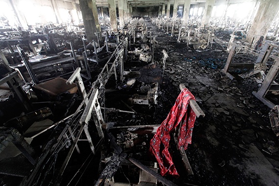 قصة مصورة : حصيلة إنهيار المبنى في بنجلاديش تتخطى 500 قتيل