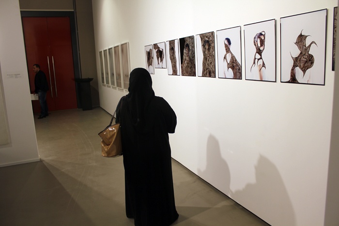 قصة مصورة : معهد العالم العربي يعرض أعماله التشكيلية في نايلا جاليري