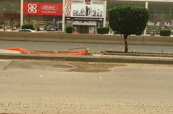 الأمطار تواصل كشف سوء التنفيذ في شوارع الرياض