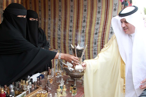 قصة مصورة : انطلاق مهرجان الرياض للتراث والأسر المنتجة