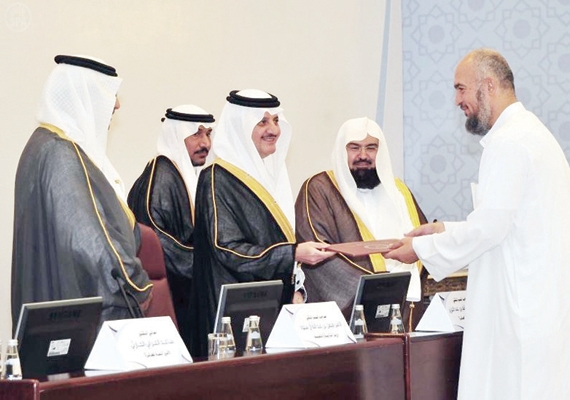 الأمير سعود بن نايف للمتسابقين : لا تنسوا الدعاء لوالدكم نايف