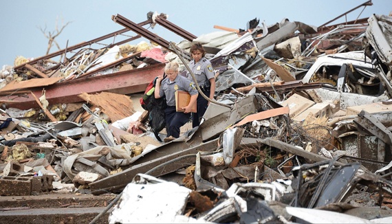 قصة مصورة : إعصار أوكلاهوما يقتل 91 شخصا