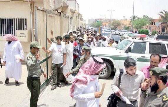 464 ألف مقيم مخالف يصحّحون أوضاعهم حتى الآن