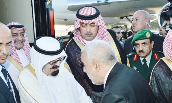 الملك إلى المغرب .. وينيب ولي العهد لإدارة الدولة