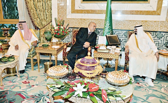 الملك إلى المغرب .. وينيب ولي العهد لإدارة الدولة