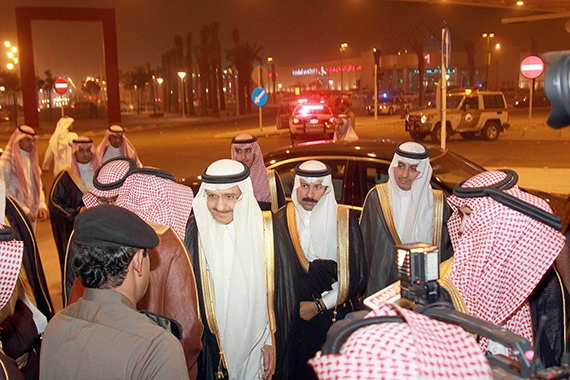 قصة مصورة : تدشين حركة المرور على جسر تقاطع طريق الملك عبدالعزيز مع طريق الملك عبدالله