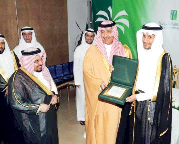 صندوق المئوية يقوم على المساواة والشفافية والعمل بروح الفريق الواحد