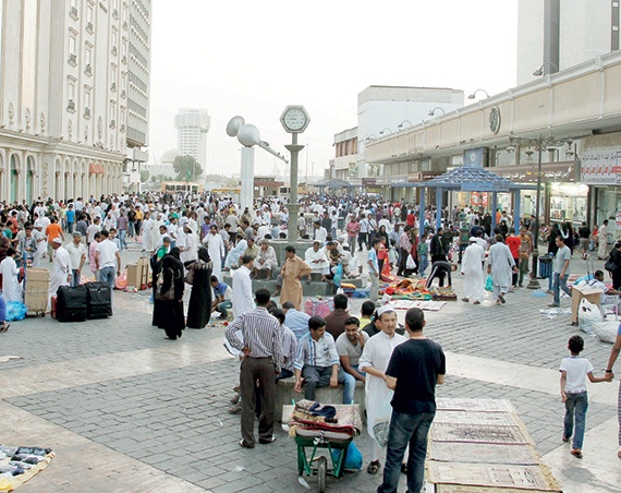 بلد جدة .. زحام البيع  قبل المغادرة