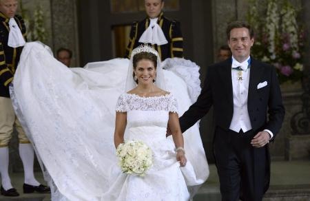 قصة مصورة: زواج الأميرة السويدية مادلين برجل أعمال أمريكي