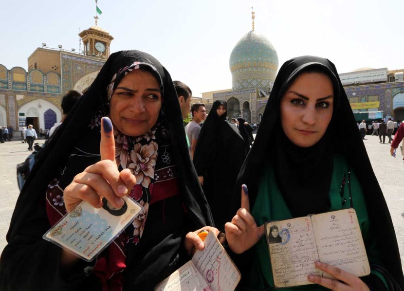ملايين الناخبين يدلون بأصواتهم في انتخابات الرئاسة الايرانية