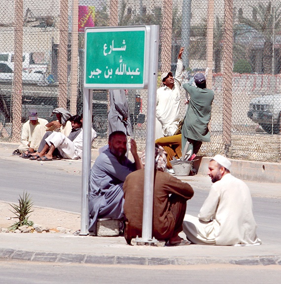خلال المهلة .. العمالة سائبة