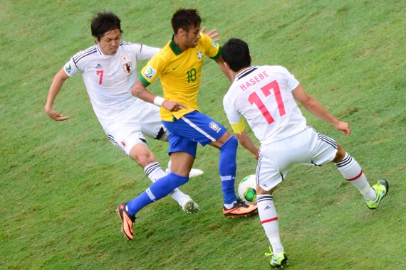 نيمار يقود البرازيل لكسر اليابان في افتتاح كأس القارات