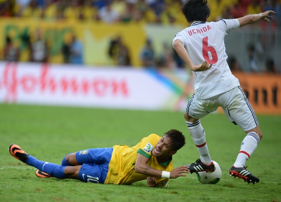 نيمار يقود البرازيل لكسر اليابان في افتتاح كأس القارات