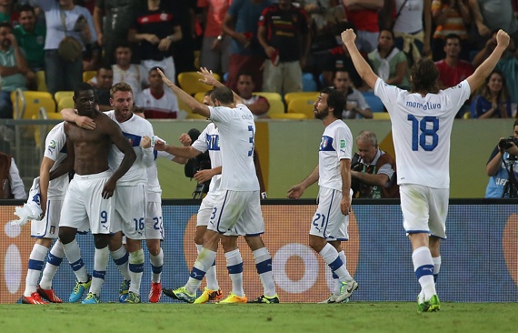 بيرلو وبالوتيللي يقودان إيطاليا لهزيمة المكسيك في كأس القارات