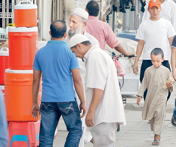 70 ألف نيبالي يعيشون في السعودية بـ «صفة غير شرعية»