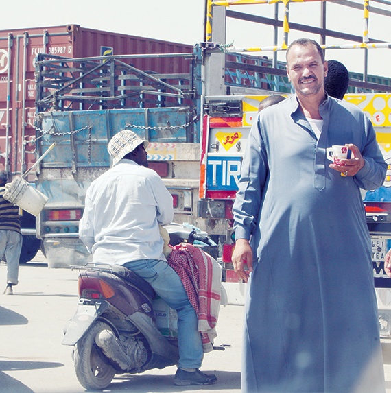 مكاتب الترحيل..  فوضى عارمة