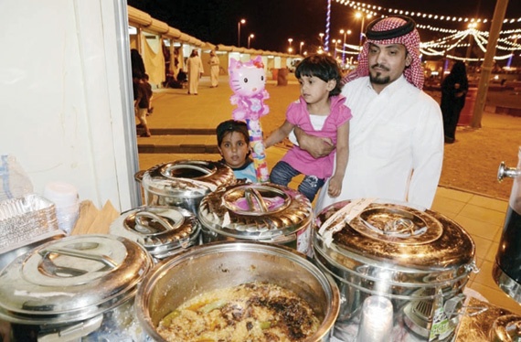 المأكولات الشعبية مطلب زوار مهرجان صيف حائل 34