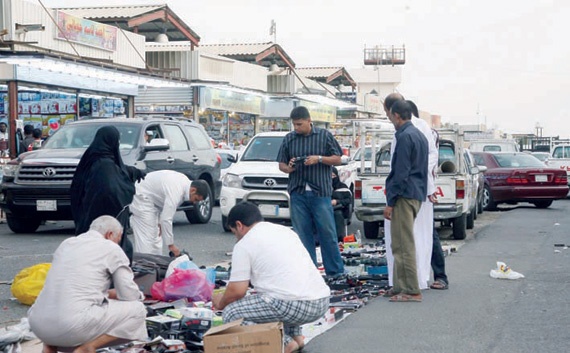 مستثمرون: نسابق الزمن في تصحيح
 الأوضاع حتى لا نتعطل
