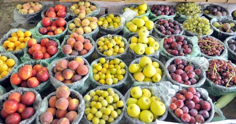 فواكه الباحة الموسمية تُثري أسواق المنطقة بمنتجاتها المتنوعة