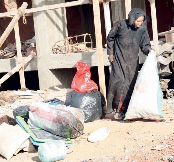 جمع النفايات والمخالفين