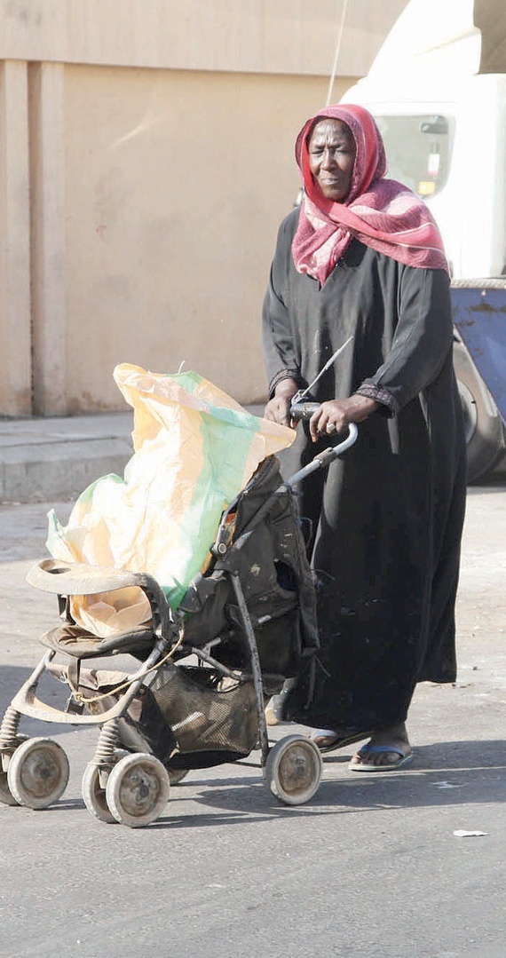 جمع النفايات والمخالفين